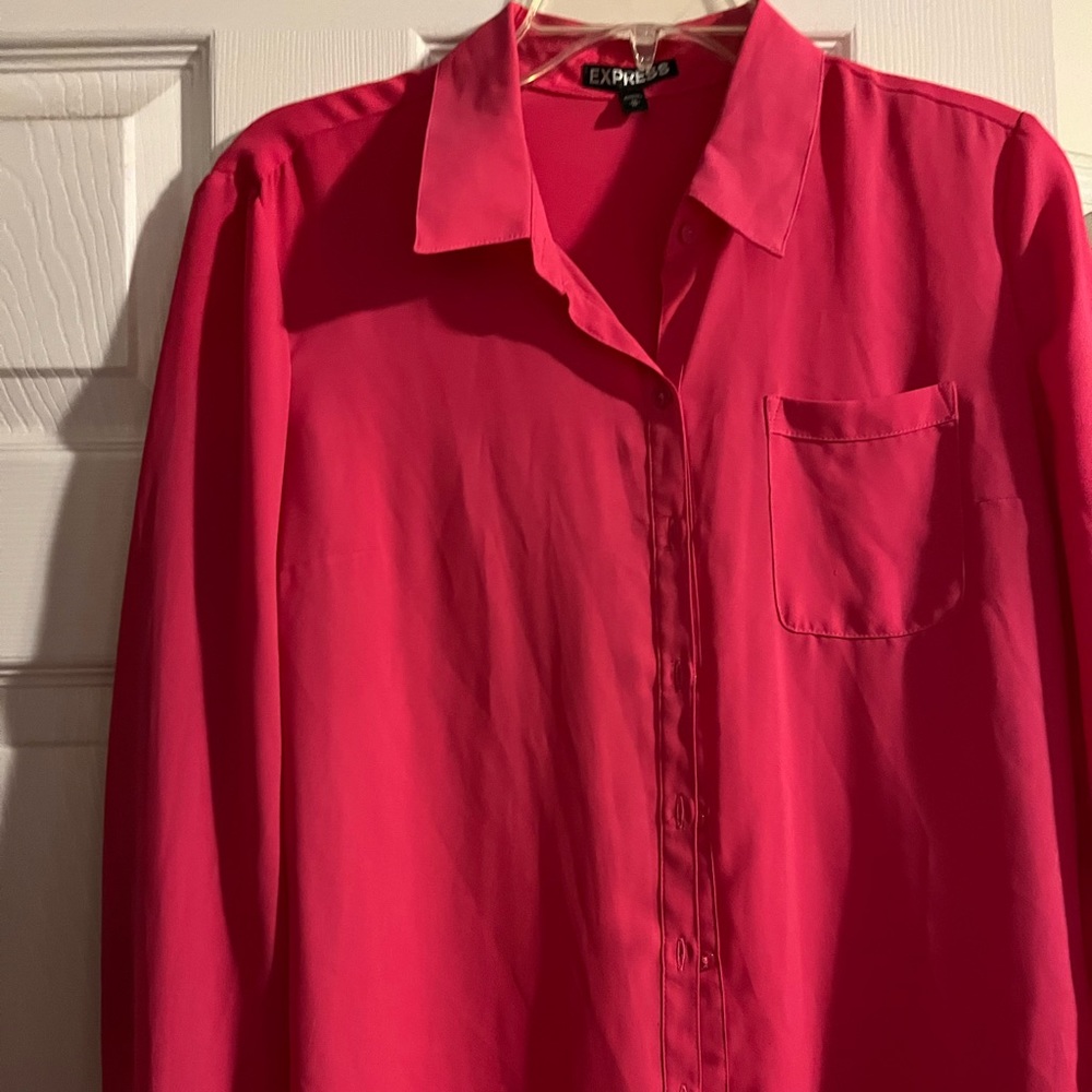 Hot pink medium like new shirt!